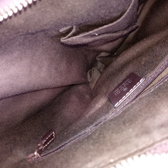 LADIES HANDBAG BY GUCCI - Picture 2 of 7